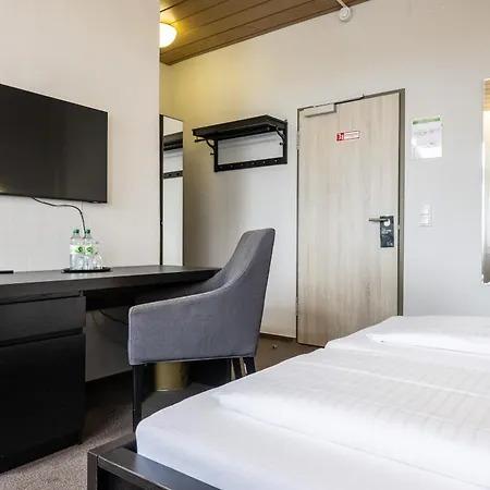Hotel Und Rasthof Avus Berlin Exterior photo