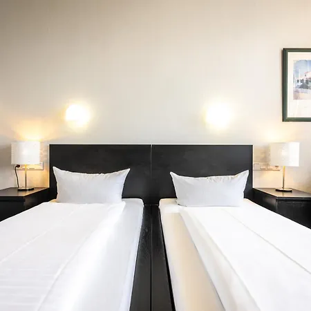 Hotel Und Rasthof Avus Berlin Exterior photo