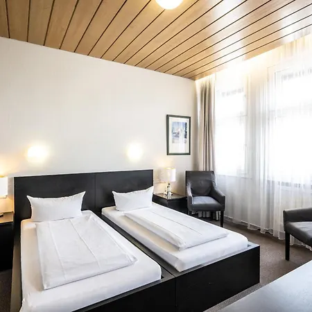 Hotel Und Rasthof Avus Berlin Exterior photo