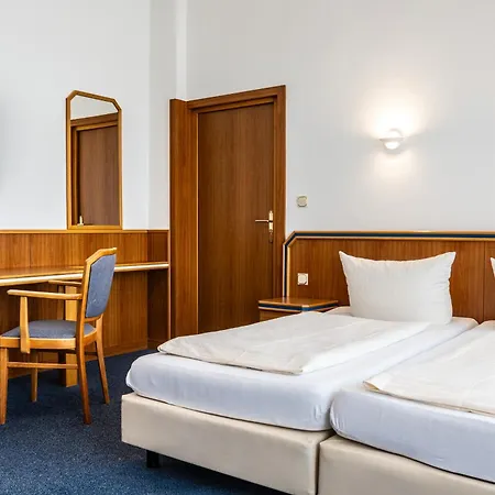 Hotel Und Rasthof Avus Berlin Exterior photo