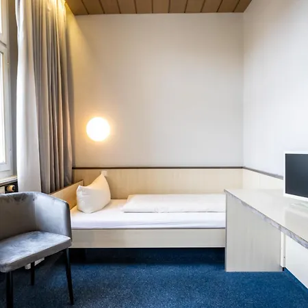 Hotel Und Rasthof Avus Berlin Exterior photo