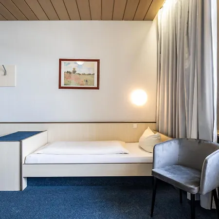 Hotel Und Rasthof Avus Berlin Exterior photo