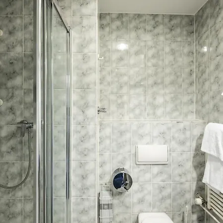 Hotel Und Rasthof Avus Berlin Exterior photo